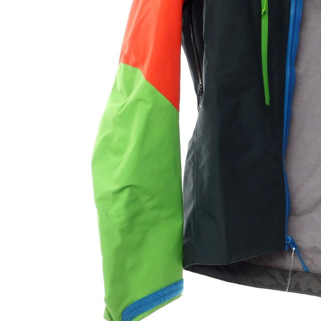 ARC'TERYX(アークテリクス)の【中古】アークテリクス ARC'TERYX BEAMS40周年記念 ALPHA SV JACKET GORE-TEX シェルジャケット【サイズXS】【メンズ】 メンズのジャケット/アウター(マウンテンパーカー)の商品写真