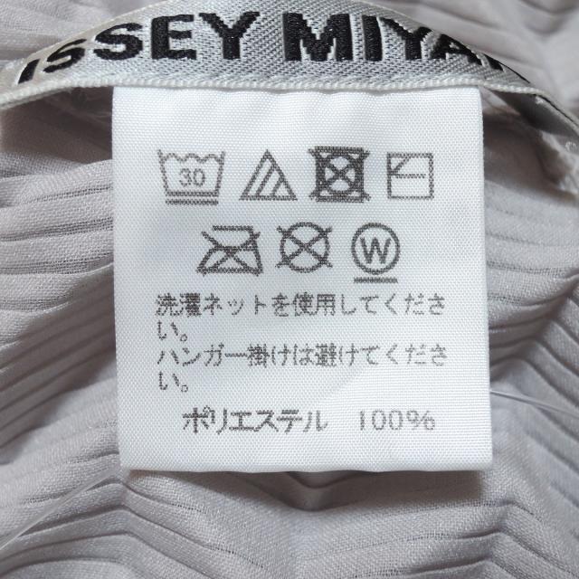 ISSEY MIYAKE(イッセイミヤケ)のイッセイミヤケ ノースリーブカットソー 2 レディースのトップス(カットソー(半袖/袖なし))の商品写真