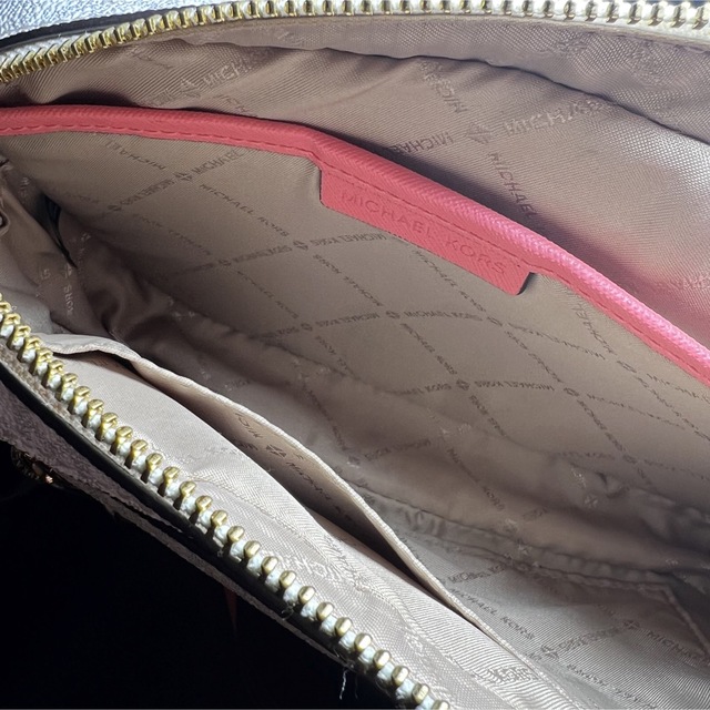 Michael Kors(マイケルコース)の最終値下げ 美品 MICHEAL KORS ショルダーバッグ ピンク レディースのバッグ(ショルダーバッグ)の商品写真