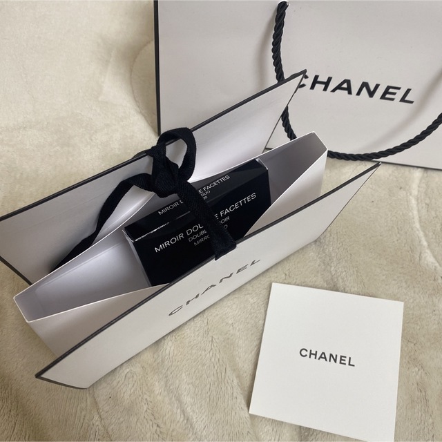 CHANEL(シャネル)のシャネル ミロワールドゥーブルファセット CHANEL 新品 レディースのファッション小物(ミラー)の商品写真