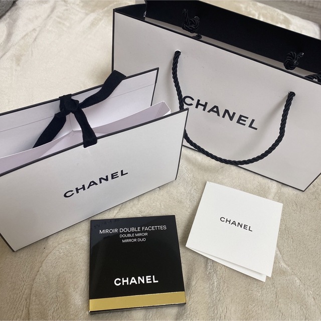 CHANEL(シャネル)のシャネル ミロワールドゥーブルファセット CHANEL 新品 レディースのファッション小物(ミラー)の商品写真