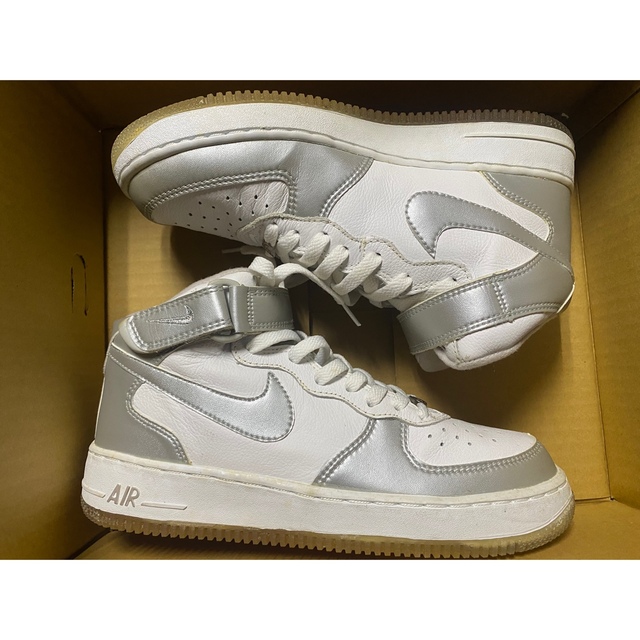 未使用品　NIKE  AIR  FORCE  1  MID B