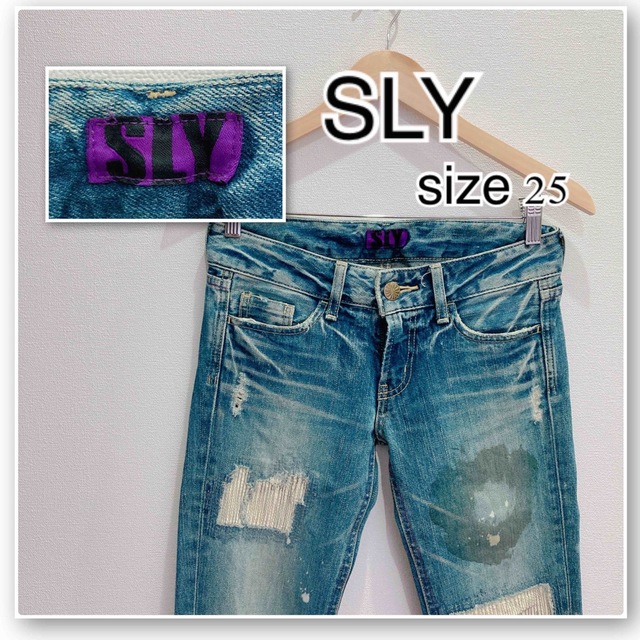 SLY(スライ)のSLY スライ　ダメージデニム　インディゴ製品　25インチ レディースのパンツ(デニム/ジーンズ)の商品写真