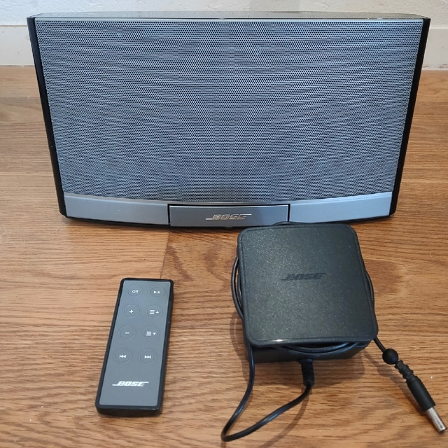 BOSE(ボーズ)のBOSE SoundDock ポータブルスピーカー スマホ/家電/カメラのオーディオ機器(ポータブルプレーヤー)の商品写真