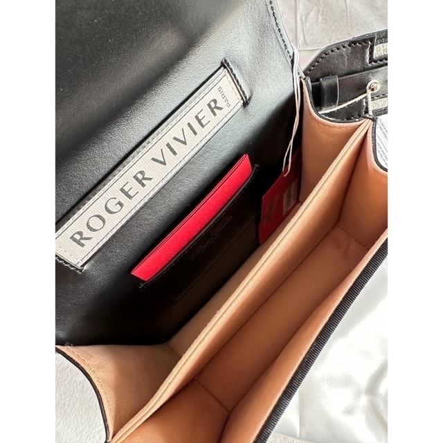 ROGER VIVIER(ロジェヴィヴィエ)のGWセール！新品未使用！ロジェヴィヴィエ　ショルダーバック レディースのバッグ(ショルダーバッグ)の商品写真