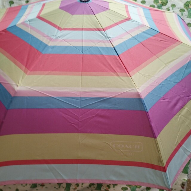 COACH(コーチ)のコーチ 折りたたみ傘 レディースのファッション小物(傘)の商品写真