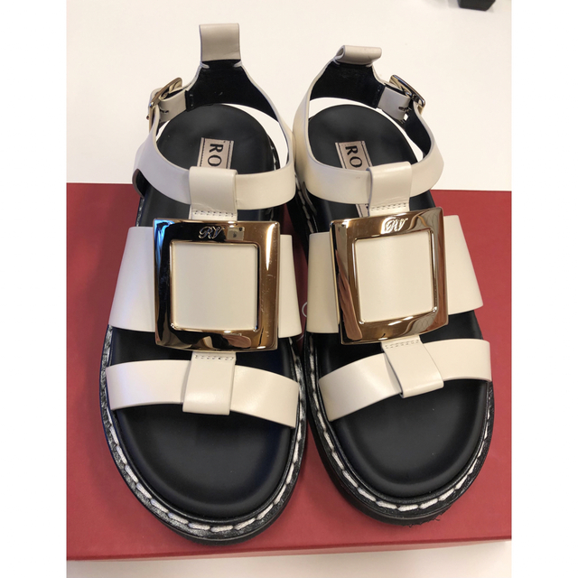 ラッピング対象外 限定モデル【Roger Vivier】グルカサンダル