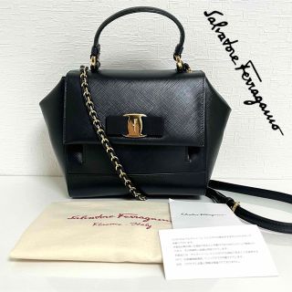 サルヴァトーレフェラガモ(Salvatore Ferragamo)のSalvatore Ferragamo ヴァラ リボン レザー ショルダーバッグ(ショルダーバッグ)