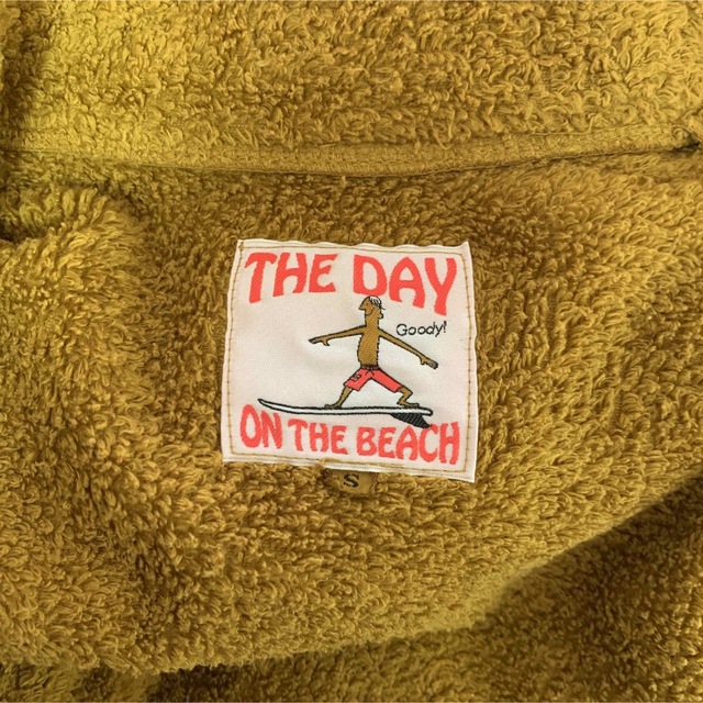 THE DAY ON THE BEACH