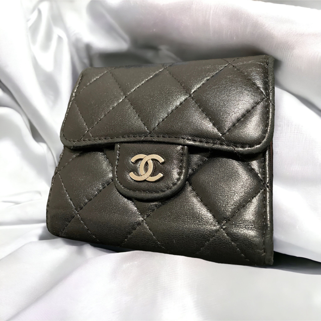極美品】CHANEL マトラッセ Wホック3つ折り財布 黒赤 ココマーク正規品-