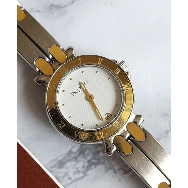 カラーはシルバーにゴールドですペキネ　モーリア　レディース腕時計