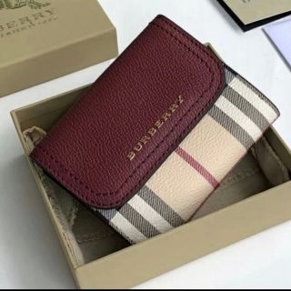 バーバリー(BURBERRY)のBurberry 財布(折り財布)