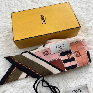 フェンディ(FENDI)の美品！FENDI フェンディ　ツイリースカーフ　スカーフ　バッグ柄モチーフ(バンダナ/スカーフ)