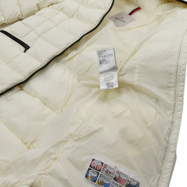 MONCLER(モンクレール)の【WHITE】MONCLER ダウンコート レディースのジャケット/アウター(ダウンジャケット)の商品写真