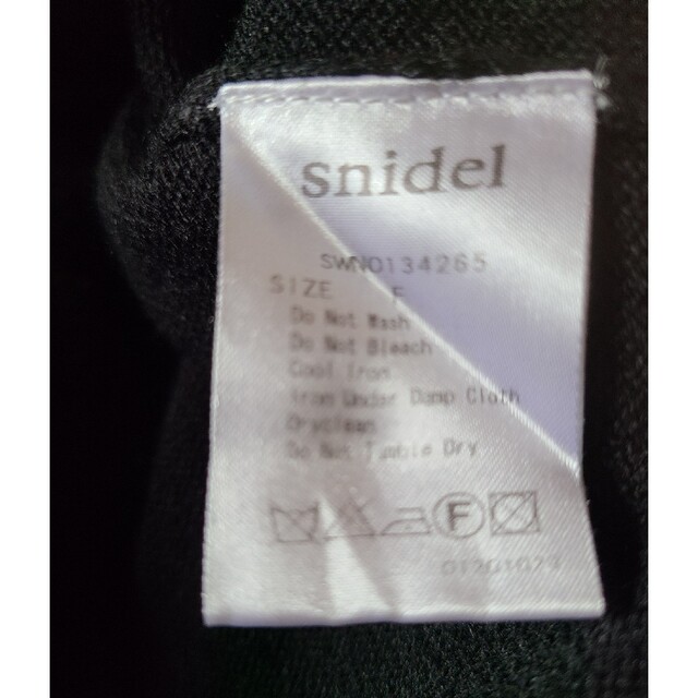 SNIDEL(スナイデル)のスナイデル　ニットワンピース レディースのワンピース(ミニワンピース)の商品写真