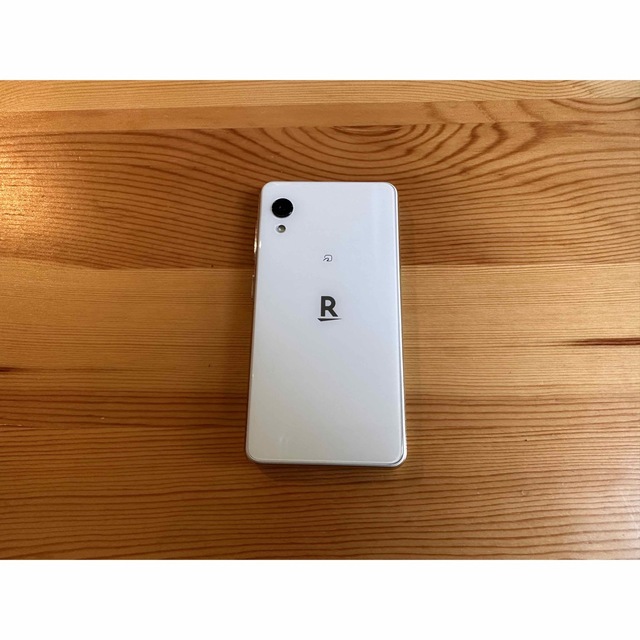 Rakuten(ラクテン)のRakuten Mini C330  ホワイト　美中古 スマホ/家電/カメラのスマートフォン/携帯電話(スマートフォン本体)の商品写真
