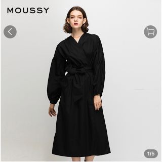 マウジー(moussy)のmoussy マキシワンピース　ベージュ　サイズフリー　着丈124.5㎝(ロングワンピース/マキシワンピース)