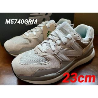 ニューバランス(New Balance)の①【新品未使用】ニューバランス M5740GRM 23cm MOONBEAM(スニーカー)