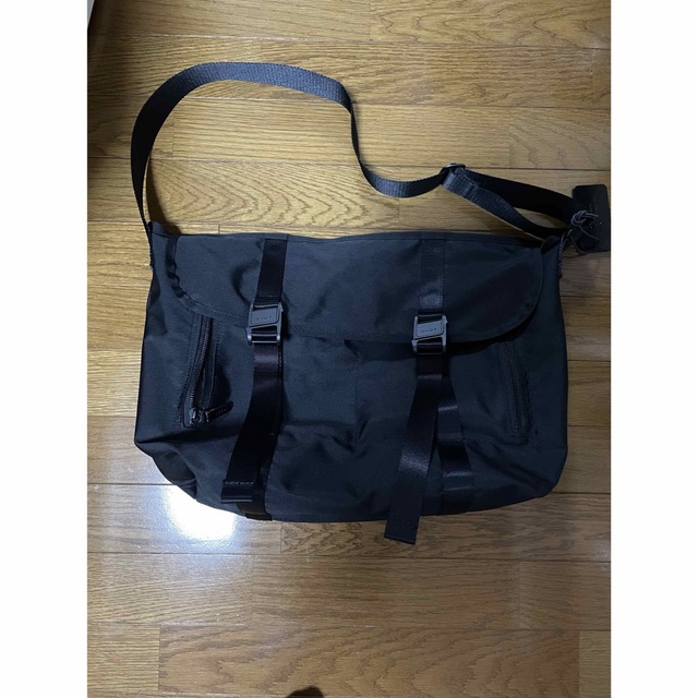 shinzone AMIACALVA MESSENGER BAG