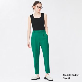 ジーユー(GU)の【美品】GUストレッチテーパードパンツ　カラーパンツ(クロップドパンツ)