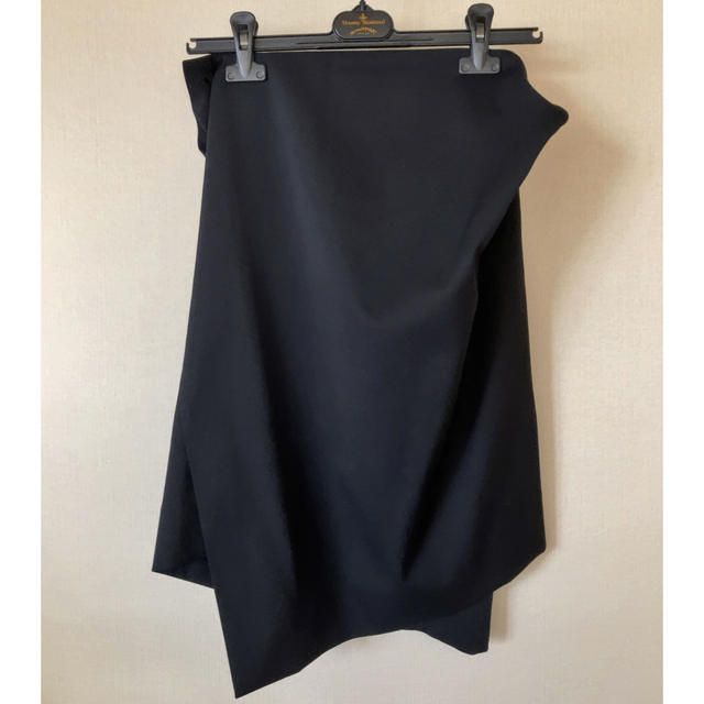 Vivienne Westwood(ヴィヴィアンウエストウッド)のヴィヴィアンウエストウッド　ブラック　スカート レディースのスカート(ひざ丈スカート)の商品写真