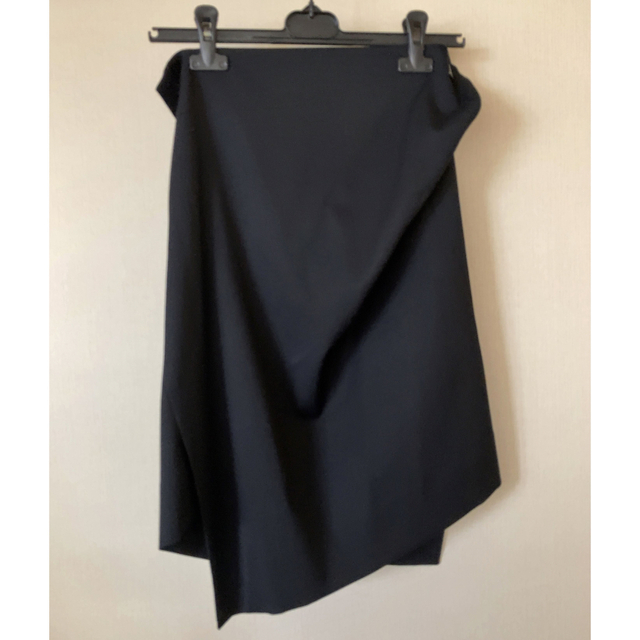 Vivienne Westwood(ヴィヴィアンウエストウッド)のヴィヴィアンウエストウッド　ブラック　スカート レディースのスカート(ひざ丈スカート)の商品写真