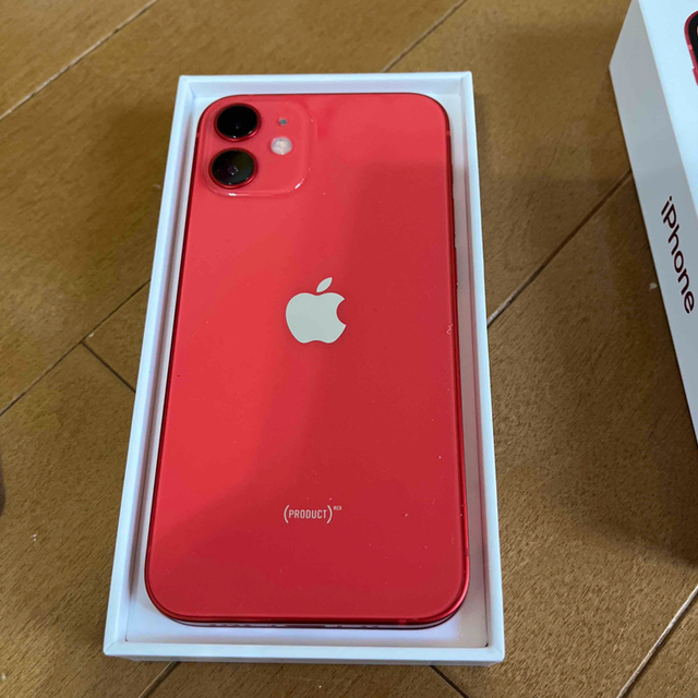 Apple(アップル)のiPhone12 mini 64GB レッド SIMフリー スマホ/家電/カメラのスマートフォン/携帯電話(スマートフォン本体)の商品写真