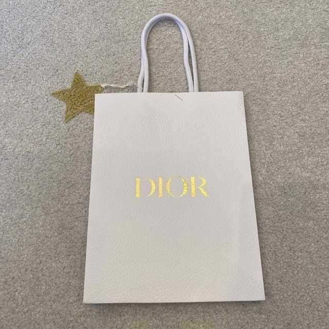 Christian Dior(クリスチャンディオール)のDIOR ギフトボックス　セット　ピアスの空箱です インテリア/住まい/日用品のオフィス用品(ラッピング/包装)の商品写真