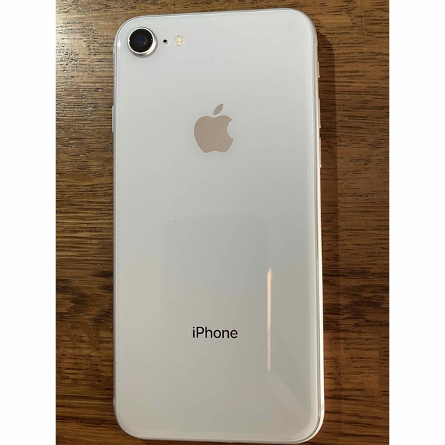 Apple(アップル)のiPhone 8 64GB シルバー スマホ/家電/カメラのスマートフォン/携帯電話(スマートフォン本体)の商品写真