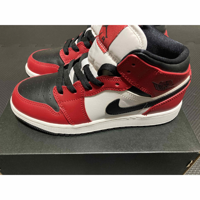 Jordan Brand（NIKE）(ジョーダン)のair jordan 1 mid（GS）　23cm レディースの靴/シューズ(スニーカー)の商品写真