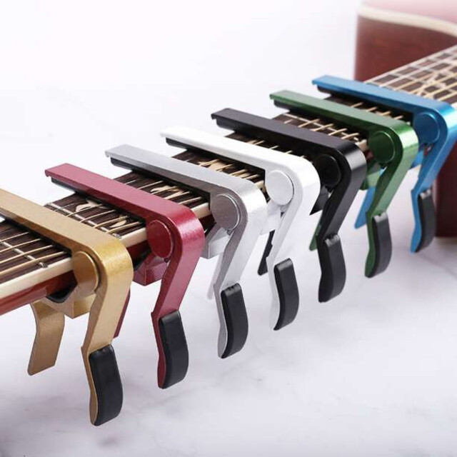 ギター カポ カポタスト ホワイト エレキ フォークギター クラシック 楽器のギター(アコースティックギター)の商品写真