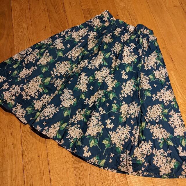 リバティ花柄生地のボリュームギャザースカート