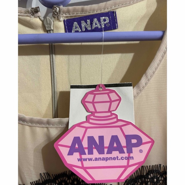 ANAP(アナップ)の匿名発送込　ANAP ワンピース　ドレス　レース　バイカラー　ベージュ　ブラック レディースのワンピース(ミニワンピース)の商品写真