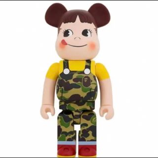 ベアブリック(BE@RBRICK)のBE@RBRICK BAPE(R) × ペコちゃん 1000%（グリーン）(その他)