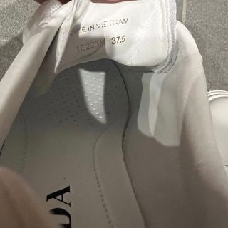 PRADA - PRADAスニーカー最終値下げの通販 by みぽ's shop|プラダなら