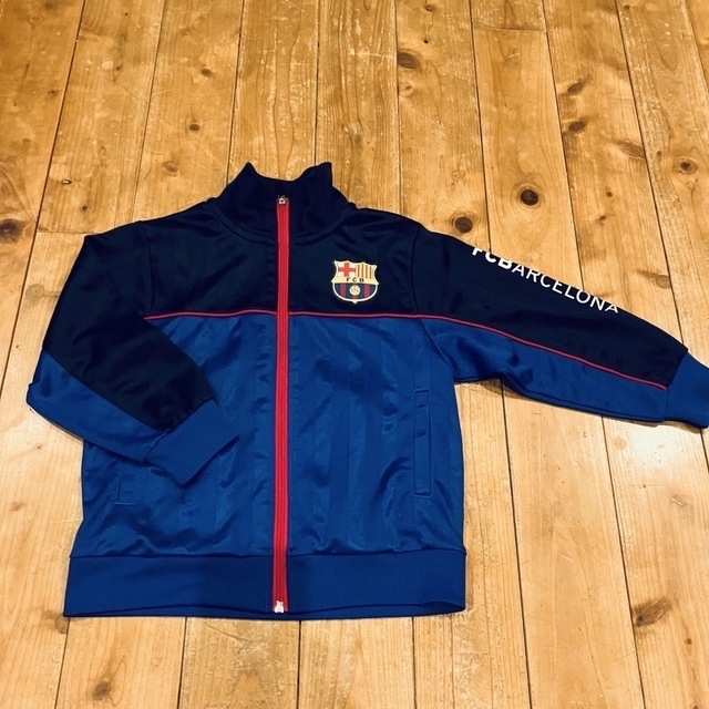 【最終値下‼️】美品✨FC Barcelona⚽️ ジャージ上下セット 120 スポーツ/アウトドアのサッカー/フットサル(ウェア)の商品写真