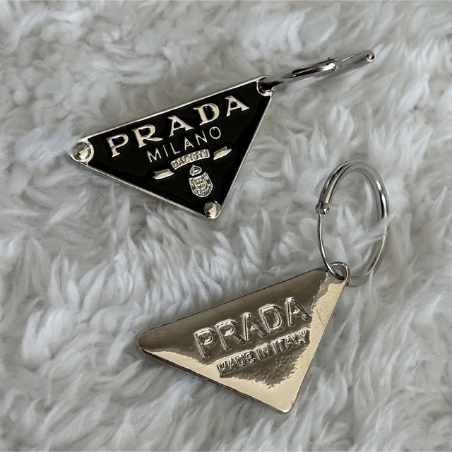 ダブル／ミストブルー 新品未使用 PRADA ピアス - 通販 - lasminas.gob.mx