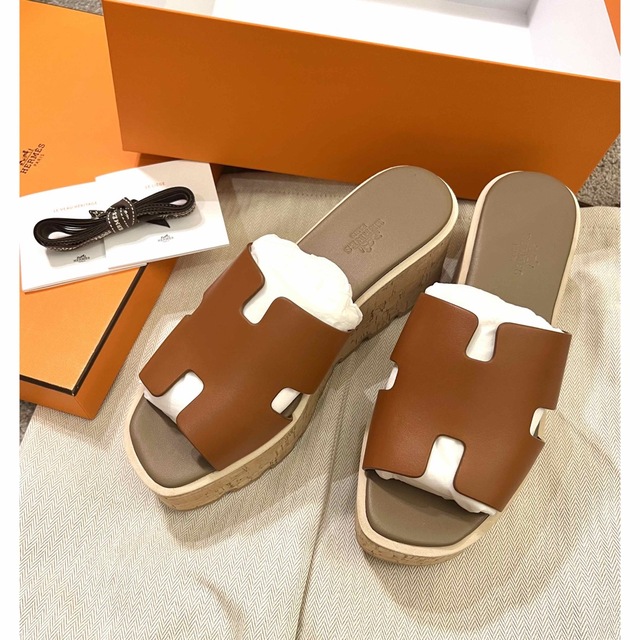 新品未使用 エルメス HERMES サンダル エズ 30 ゴールド サイズ38