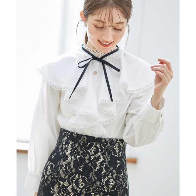 TOCCO closet(トッコクローゼット)のtocco リボン付きラッフルフリルブラウス レディースのトップス(シャツ/ブラウス(長袖/七分))の商品写真