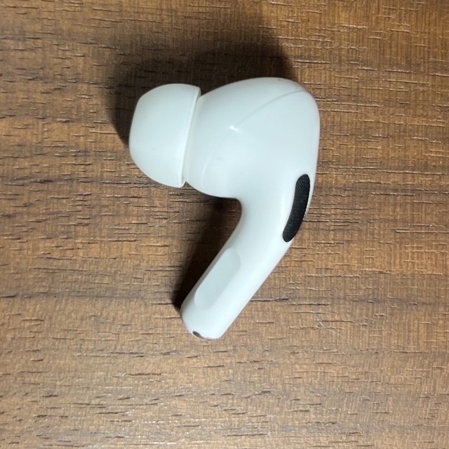 Apple(アップル)のAirPodsPro スマホ/家電/カメラのオーディオ機器(ヘッドフォン/イヤフォン)の商品写真