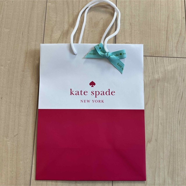 kate spade new york(ケイトスペードニューヨーク)のケイトスペード　紙袋　ショッパー　ギフト　ラッピング レディースのバッグ(ショップ袋)の商品写真