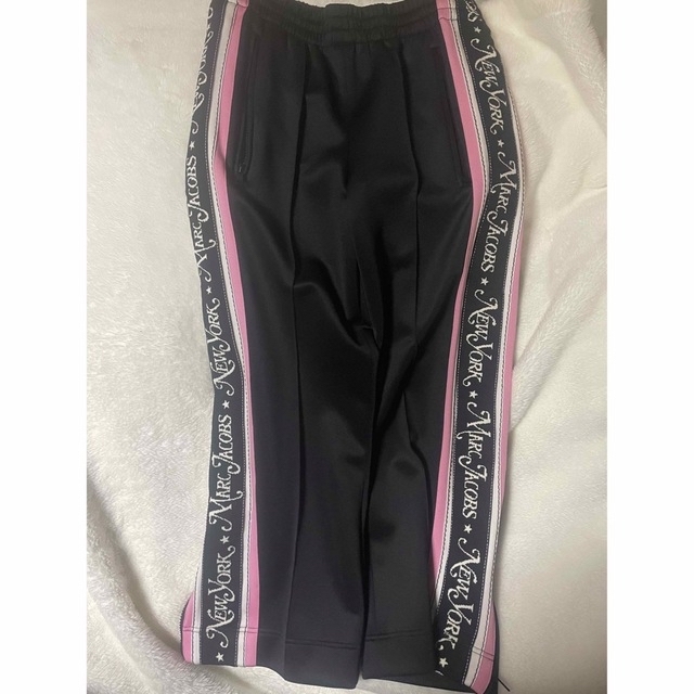 定価約7万円 MARC JACOBS 3/4 レングストラックパンツ 美品 定価約7万円 MARC JACOBS 3/4 レングストラックパンツ 美品