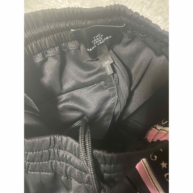 定価約7万円 MARC JACOBS 3/4 レングストラックパンツ 美品 定価約7万円 MARC JACOBS 3/4 レングストラックパンツ 美品