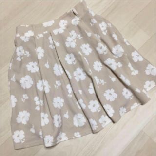 ハニーズ(HONEYS)のHoneys＊花柄スカート＊美品(ひざ丈スカート)