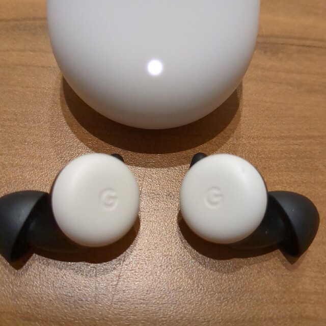 Google(グーグル)のGoogle pixel buds スマホ/家電/カメラのオーディオ機器(ヘッドフォン/イヤフォン)の商品写真