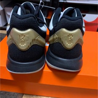 新品未使用タグ付 NIKE KYRIE FLYTRAP 2 EP US9