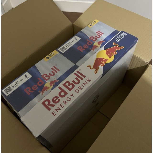 Red Bull(レッドブル)のRED bull 24缶 食品/飲料/酒の飲料(ソフトドリンク)の商品写真