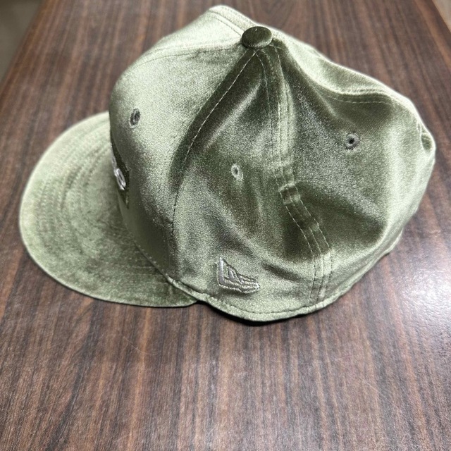 Supreme(シュプリーム)のSupreme Velour Box Logo New Era Olive メンズの帽子(キャップ)の商品写真