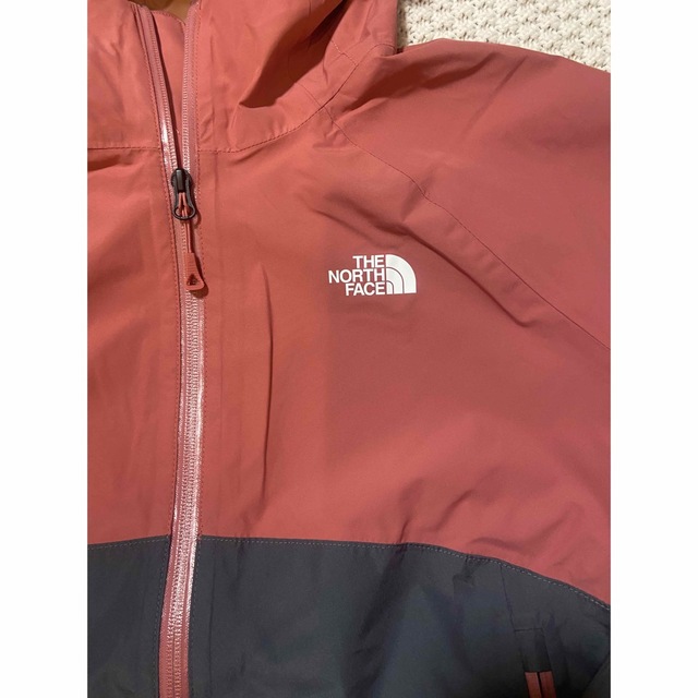 THE NORTH FACE(ザノースフェイス)の【レアカラー】ノースフェイス 海外限定レアカラー マウンテンパーカー M レディースのジャケット/アウター(ナイロンジャケット)の商品写真