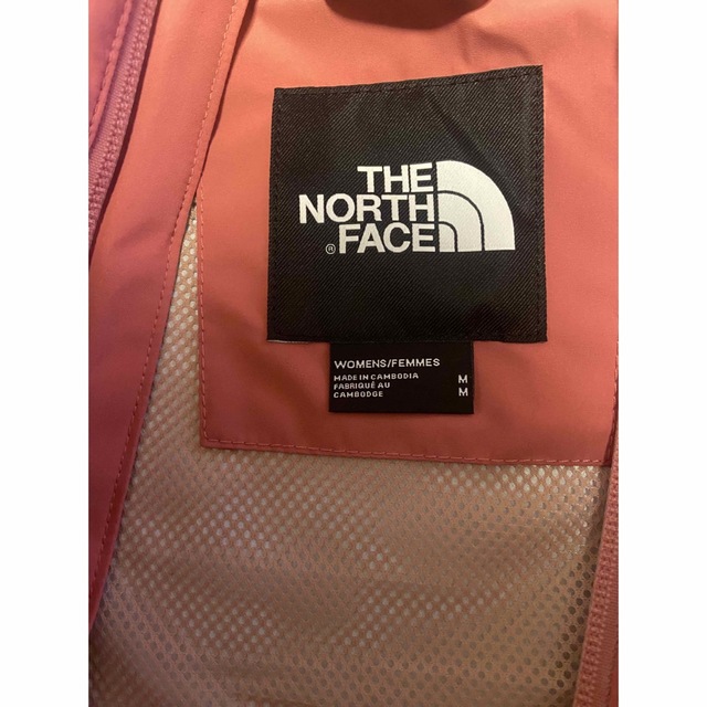 THE NORTH FACE(ザノースフェイス)の【レアカラー】ノースフェイス 海外限定レアカラー マウンテンパーカー M レディースのジャケット/アウター(ナイロンジャケット)の商品写真